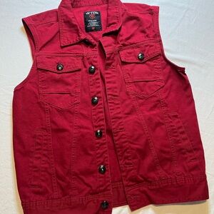 WT02 Red Sleeveless Denim Vest Women’s Medium